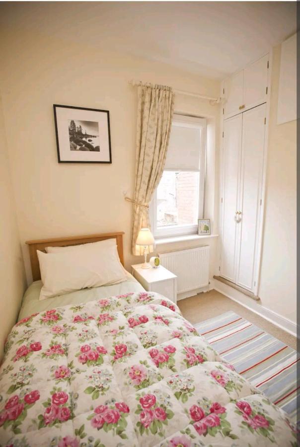 Cosy Little Home Just Outside York City Walls Екстериор снимка